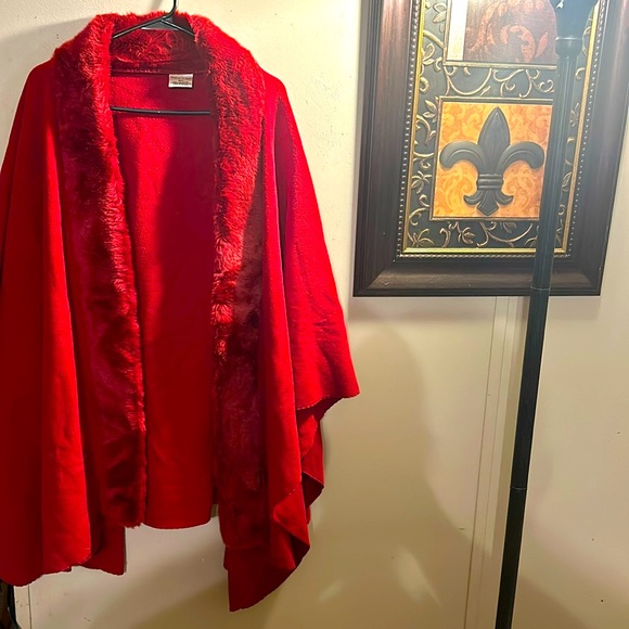 NWOT Preston & York Vibrant Red Shrug with Fur Collar One Size Fits All - Picture 1 of 2